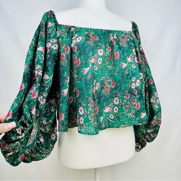 Missguided - Green Floral - Bell Sleeve- Off Shoulder Crop Top -Size 0 - Picture 2 of 8